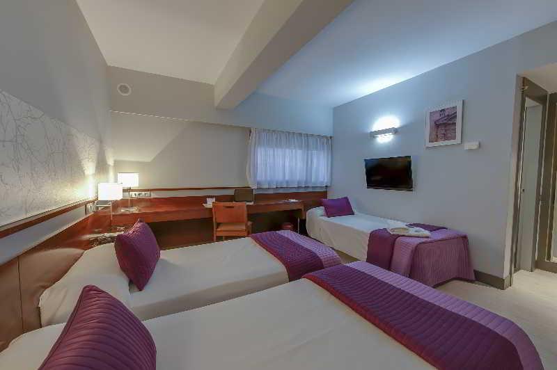 Hostal Torrejón Torrejón de Ardoz Exterior foto