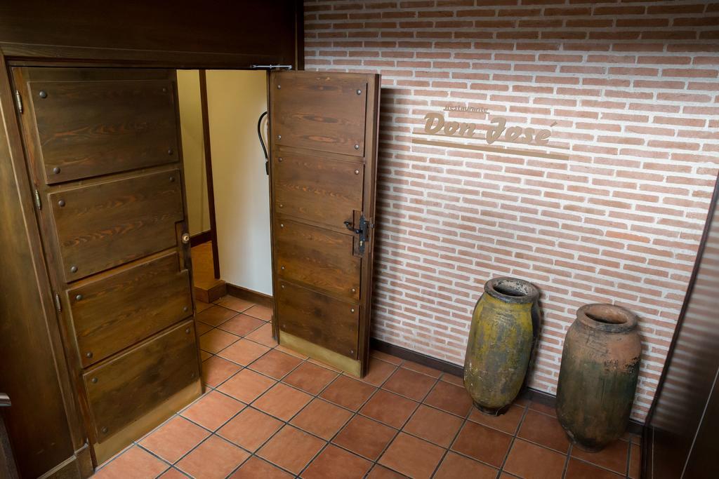 Hostal Torrejón Torrejón de Ardoz Exterior foto