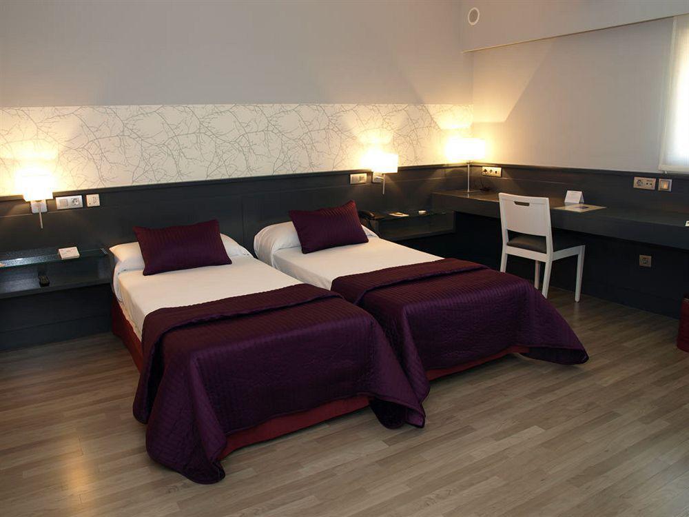 Hostal Torrejón Torrejón de Ardoz Exterior foto